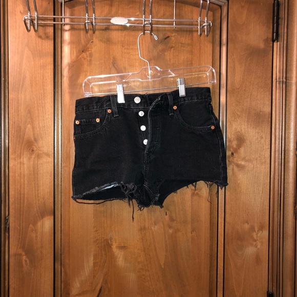 Levi's Pants - Levi’s 501 shorts {make me an offer💗🥰}